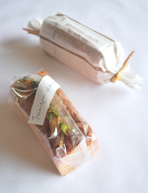 gengercake-w.jpg